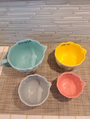 Pioneer Woman Measuring Cups